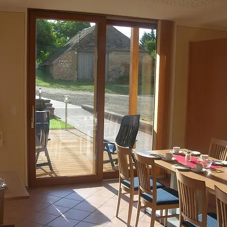 Weinbauernhof Vier Jahreszeiten *