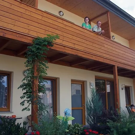 Weinbauernhof Vier Jahreszeiten *