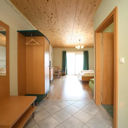 Weinbauernhof Vier Jahreszeiten *