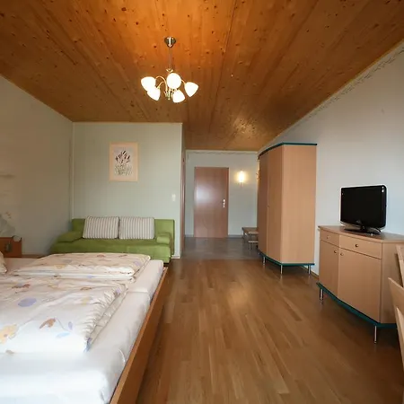 Weinbauernhof Vier Jahreszeiten Κατάλυμα σε φάρμα *