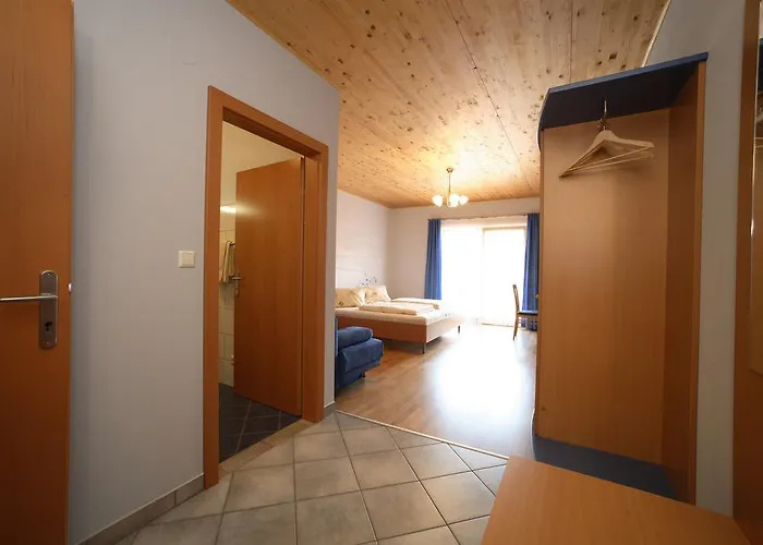 Weinbauernhof Vier Jahreszeiten Staatz