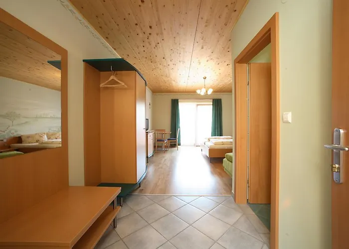 Weinbauernhof Vier Jahreszeiten *