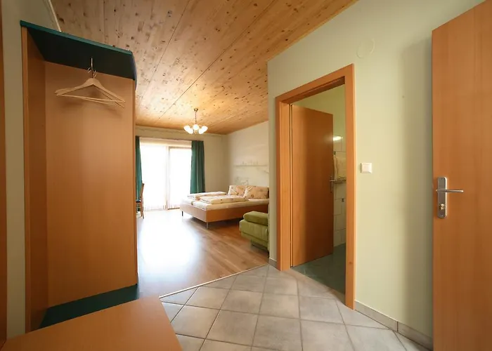 Feriegård Weinbauernhof Vier Jahreszeiten *